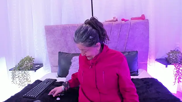 Victoriaa Anderson online show from April 24, 2026, 1:57 pm