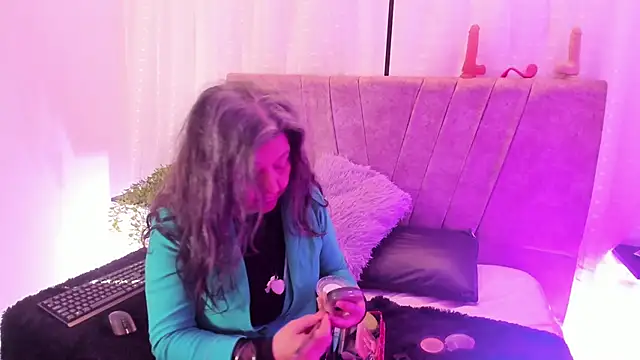 Victoriaa Anderson online show from May 1, 2026, 1:16 pm