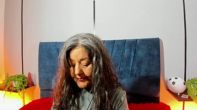 Victoriaa Anderson online show from June 13, 2026, 1:31 pm