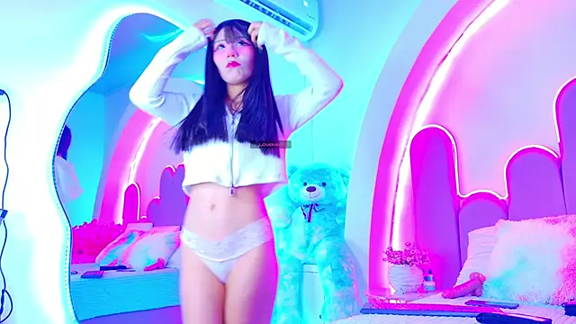 BunnySexyy18 online show from May 4, 2026, 3:35 am
