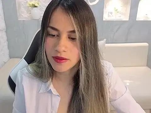 Snapshot of Liat_White_Tx chatting on November 17, 2025, 1:17 pm Liat White Tx online show from November 17, 2025, 1:17 pm