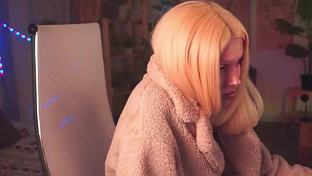 Snapshot of FrancescaCavaliere chatting on November 27, 2025, 9:44 am FrancescaCavaliere online show from November 27, 2025, 9:44 am