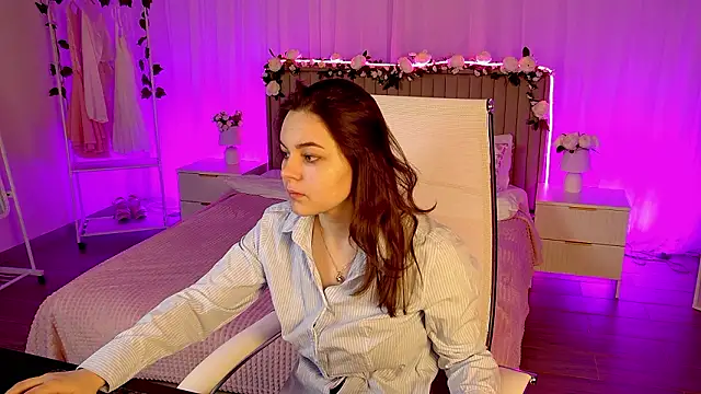 FrancescaCavaliere online show from March 3, 2026, 6:41 am