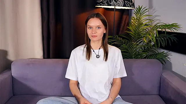 EdythLao online show from November 10, 2025, 12:04 pm