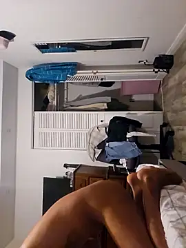 Snapshot of solos-tuy-yo chatting on November 9, 2025, 9:24 pm solos-tuy-yo online show from November 9, 2025, 9:24 pm