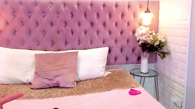 miel 18 online show from May 1, 2026, 3:44 am