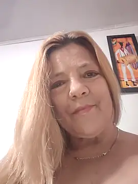 karlaanqui1 online show from May 7, 2026, 10:15 pm