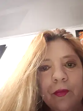 karlaanqui1 online show from May 8, 2026, 10:53 am
