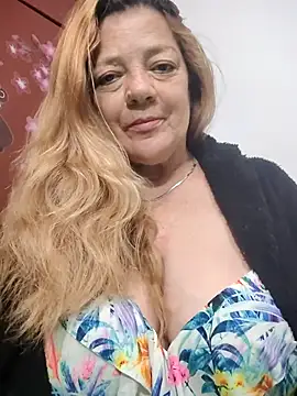 karlaanqui1 online show from June 15, 2026, 8:38 am