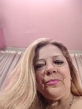 karlaanqui1 online show from June 20, 2026, 11:57 am