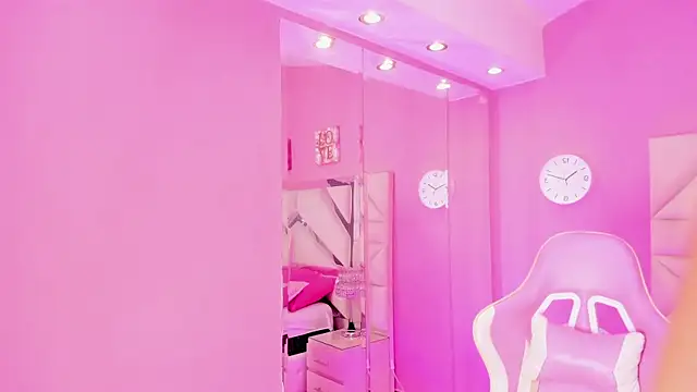 Sara connor01 online show from November 26, 2025, 7:48 pm