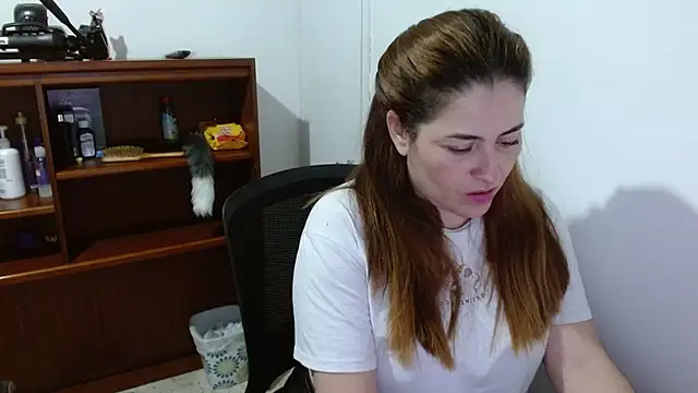 dayan hanks online show from April 24, 2026, 12:46 am