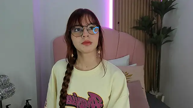 scarlett smith 3 online show from December 20, 2025, 2:51 am