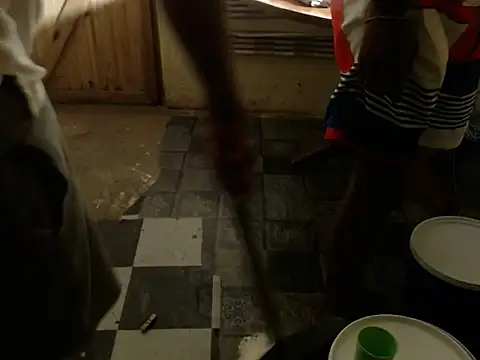 HUGEYOUNGBBC online show from November 10, 2025, 10:20 pm