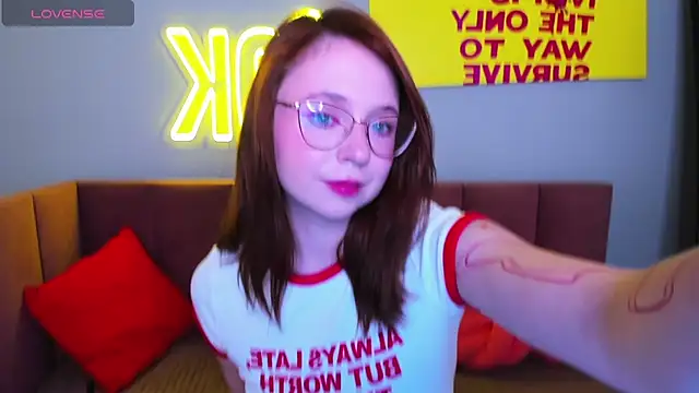 Erica Nelson online show from November 28, 2025, 1:19 am