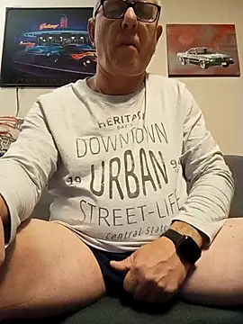 Snapshot of andy-1961 chatting on November 11, 2025, 12:10 am andy-1961 online show from November 11, 2025, 12:10 am