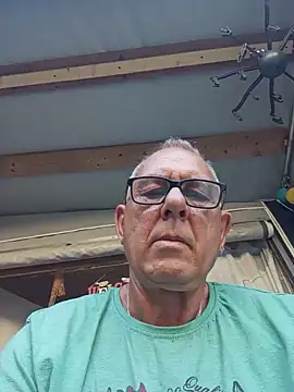 Snapshot of andy-1961 chatting on August 3, 2026, 9:37 am andy-1961 online show from August 3, 2026, 9:37 am