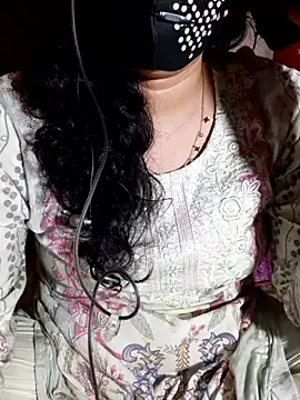 HotGirl23231 online show from June 12, 2026, 7:02 pm