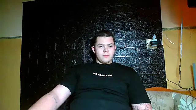 CuteButNaughty  online show from February 5, 2026, 9:08 pm