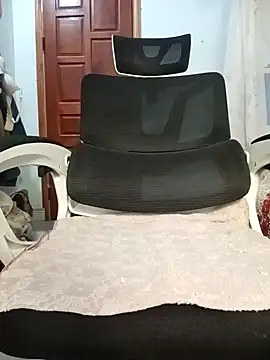 Em-mupmup online show from November 29, 2025, 2:03 am