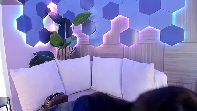 sofiaivanova online show from February 14, 2026, 3:36 am