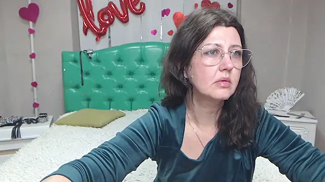 Snapshot of RoseHille chatting on April 28, 2026, 5:07 pm RoseHille online show from April 28, 2026, 5:07 pm