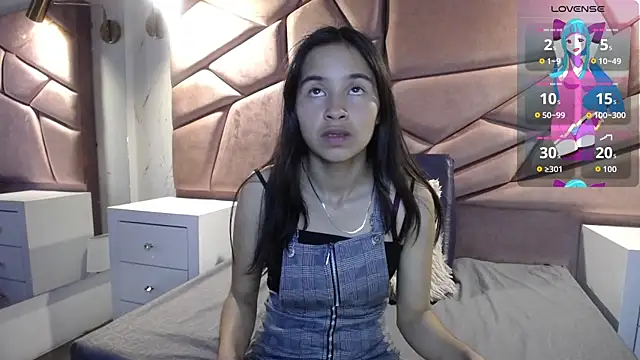 bunnywhite21 online show from November 23, 2025, 5:24 pm