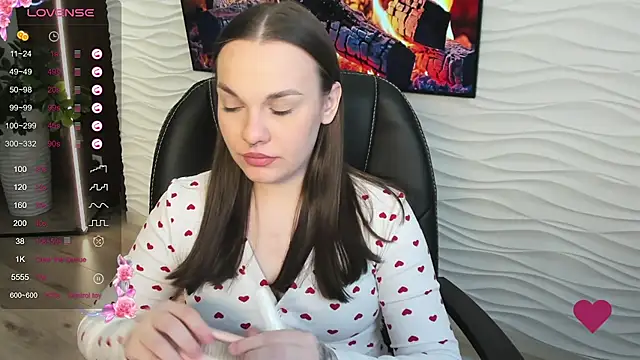 Snapshot of Mila_Milano chatting on November 10, 2025, 10:14 am Mila Milano online show from November 10, 2025, 10:14 am