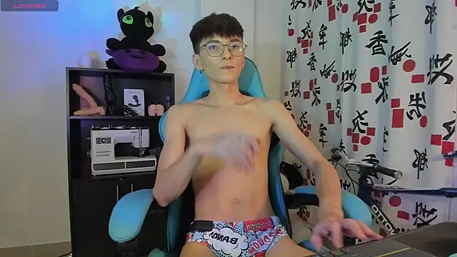 RYO BLEU  online show from April 7, 2026, 4:35 am