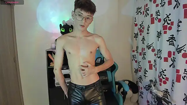 RYO BLEU  online show from April 9, 2026, 3:28 am