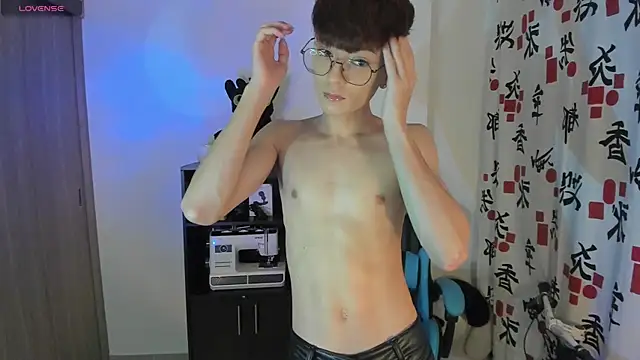 RYO BLEU  online show from April 11, 2026, 3:55 am