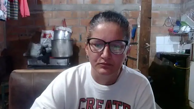 Sra Angelina online show from May 3, 2026, 3:34 am