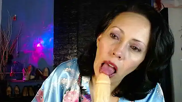 Jhanne Cherry  online show from May 8, 2026, 5:35 am