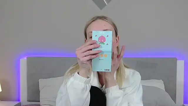 RachaelCute online show from April 25, 2026, 1:41 pm