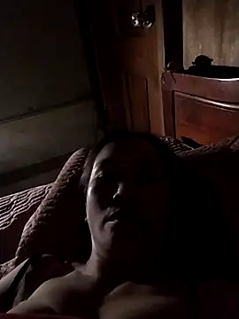 Feeling-hot online show from November 13, 2025, 2:16 pm