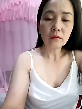 Feeling-hot online show from May 9, 2026, 8:14 pm