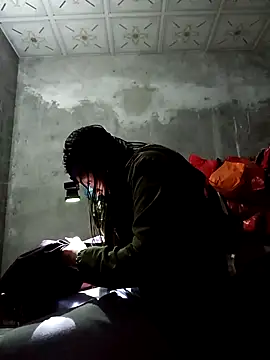 vangkt-cute online show from December 20, 2025, 11:17 am