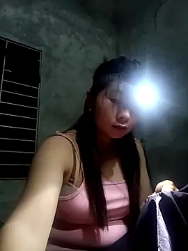vangkt-cute online show from April 26, 2026, 8:06 pm