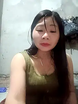 vangkt-cute online show from May 3, 2026, 8:15 pm