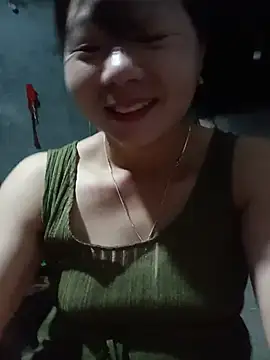 Snapshot of vangkt-cute chatting on July 5, 2026, 9:11 pm vangkt-cute online show from July 5, 2026, 9:11 pm
