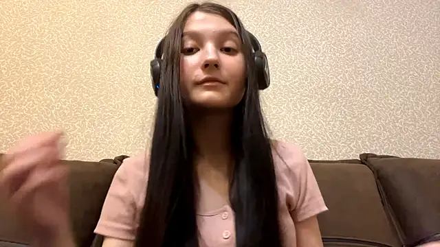 AurorAurora online show from December 3, 2025, 8:23 am