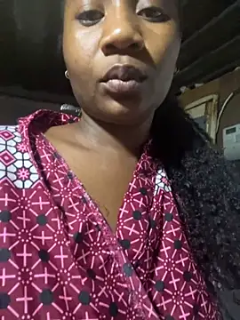 Berries  online show from November 12, 2025, 6:08 pm