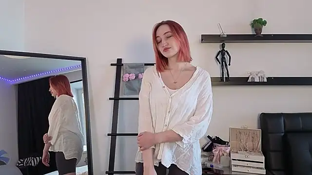 Alisa World8 online show from November 13, 2025, 7:18 am