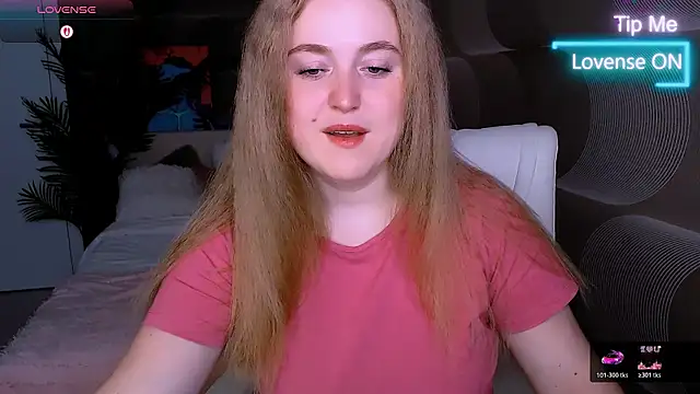 Snapshot of Kate_Moan chatting on November 23, 2025, 7:41 am Kate Moan online show from November 23, 2025, 7:41 am