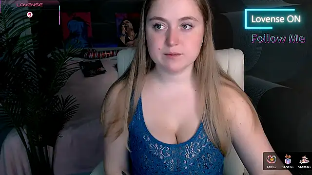 Snapshot of Kate_Moan chatting on December 19, 2025, 7:26 am Kate Moan online show from December 19, 2025, 7:26 am