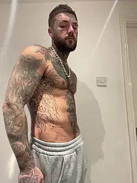 magicmichaell online show from November 18, 2025, 3:23 am