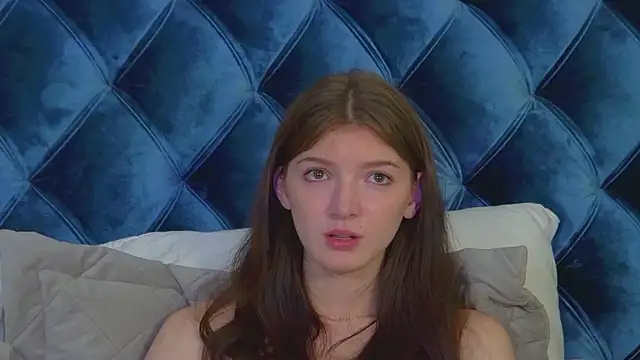SophiaProve online show from June 8, 2026, 2:23 am