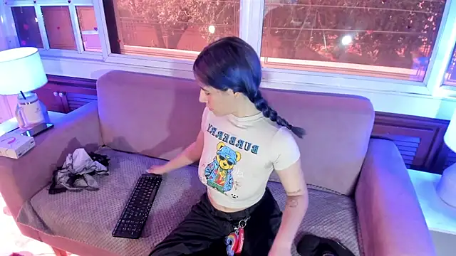 Snapshot of ReiAyanamy chatting on February 28, 2026, 8:43 pm ReiAyanamy online show from February 28, 2026, 8:43 pm