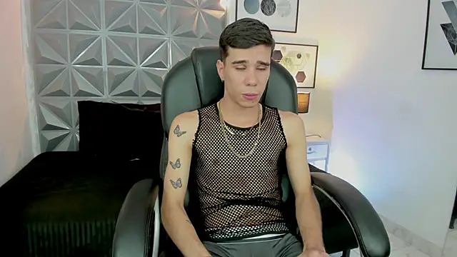 Gabo white1 online show from December 14, 2025, 2:11 pm