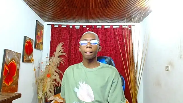 Miilo18 online show from February 4, 2026, 8:03 pm